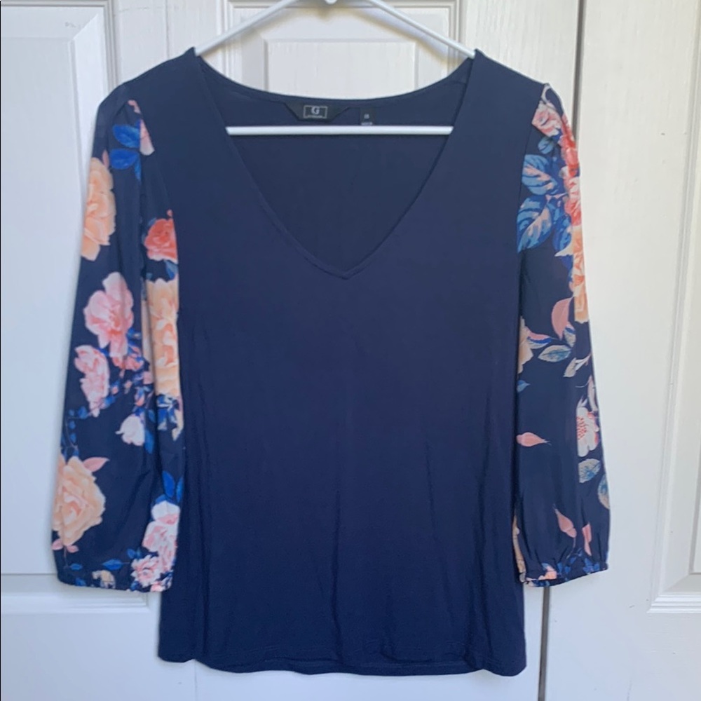 G by Guilana Floral chiffon Sleeve V-Neck Top
Navy or dark blue